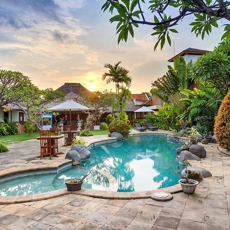 Desamuda Village Seminyak Buitenkant foto