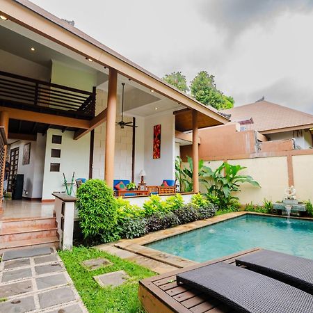 Desamuda Village Seminyak Buitenkant foto